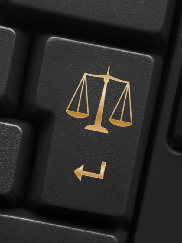 „Scales of Justice” Key on Keyboard